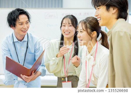 會議工作者 135526698