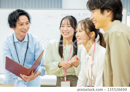 會議工作者 135526699