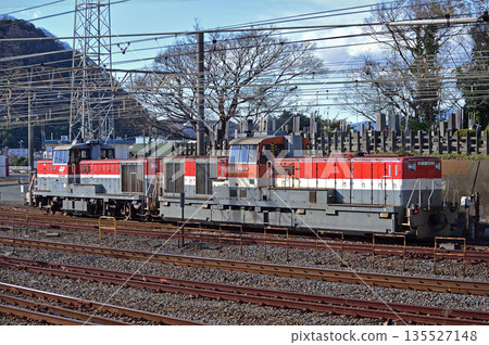 東海道幹線相模貨運 JR 貨運 DE11-2003 + DE10-1189(新鶴見) 東海道幹線相模貨運 JR 貨運 DE11-2003 + DE10-1189(新鶴見) 135527148
