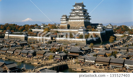 江戶城下町全景及雄偉的白色城樓盡收眼底。 135527403