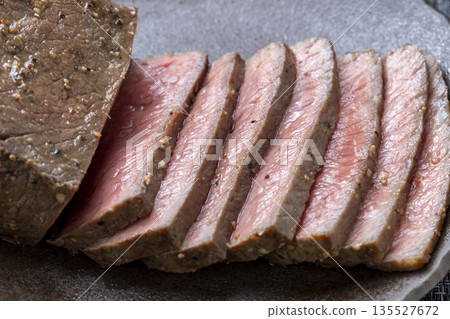 Sliced roast beef. 135527672