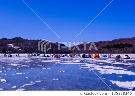 在冰上聞到釣魚 135528340
