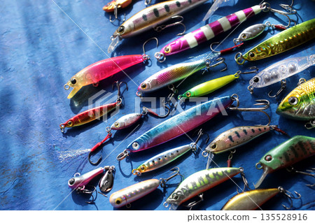 擬餌釣魚中使用的擬餌合影 135528916
