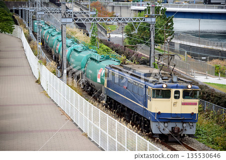 東海道本線，櫻木町-東-高島，JR 貨運，EF65-2139（新鶴見） 135530646