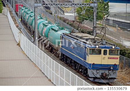 東海道幹線、櫻木町-東-高島、JR 貨運、EF65-2065(新鶴見) 東海道幹線、櫻木町-東-高島、JR 貨運、EF65-2065(新鶴見) 135530679