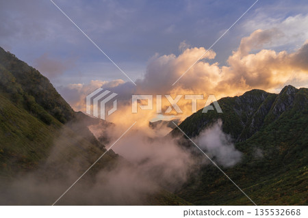 Morning mist seen from Karasawa dyed in the morning sun 135532668