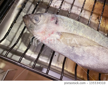 Salt-grilled horse mackerel: A classic fish dish featuring seasonal horse mackerel grilled to perfection. Salt-grilled horse mackerel: A classic fish dish featuring seasonal horse mackerel grilled to perfection. 135534310