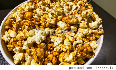 焦糖爆米花 135536915