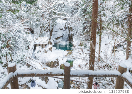 湯森溪谷（冬季）：龍神瀑布 135537988