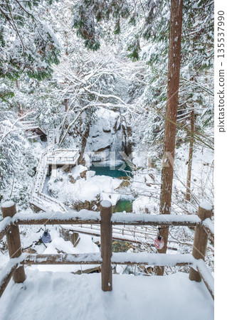 Yumori Valley (winter): Ryujin Falls Yumori Valley (winter): Ryujin Falls 135537990
