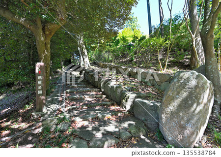 位於三重縣伊賀市的福地城遺址，現已開發為芭蕉公園。 135538784