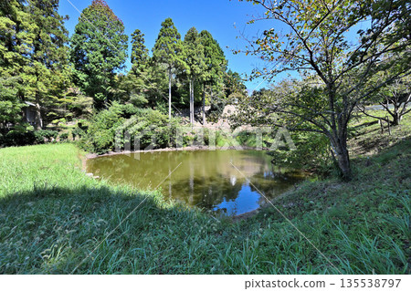 位於三重縣伊賀市的福地城遺址,現已開發為芭蕉公園。 位於三重縣伊賀市的福地城遺址,現已開發為芭蕉公園。 135538797