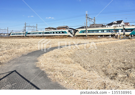 鐵路：東武伊勢崎線，特急列車「自由兩毛」13號，515F+505F，500系列 135538991