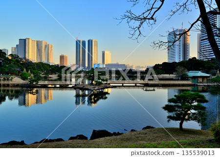 Hama-rikyu Gardens in winter. Redevelopment is underway in the Kachidoki and Toyomi areas. Hama-rikyu Gardens in winter. Redevelopment is underway in the Kachidoki and Toyomi areas. 135539013