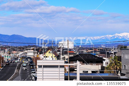 白雪皚皚的穗高山和高志部繞道 135539075