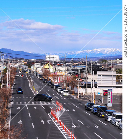 Snow-covered Mount Hotaka and Takashibu Bypass 135539077
