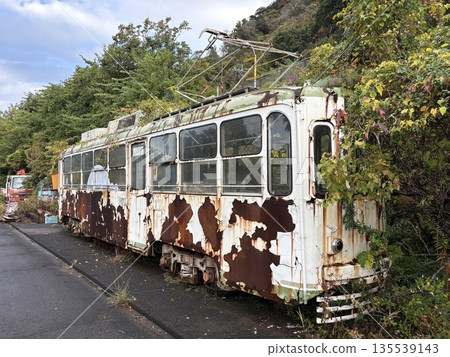 廢棄的電車 廢棄的電車 135539143