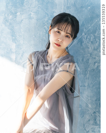 女性的美麗與時尚形象 女性的美麗與時尚形象 135539319