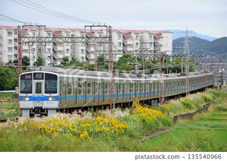 小田急小田原線、伊勢原鶴卷溫泉、小田急1000系列、1064班列車 小田急小田原線、伊勢原鶴卷溫泉、小田急1000系列、1064班列車 135540966