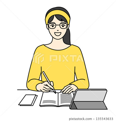 圖解:一位女士面帶微笑,一邊看著平板電腦一邊做筆記 圖解:一位女士面帶微笑,一邊看著平板電腦一邊做筆記 135543633
