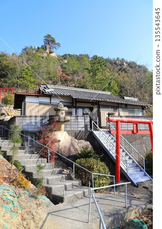 A hidden gem of Inari shrine with a view of the Seto Inland Sea A hidden gem of Inari shrine with a view of the Seto Inland Sea 135543645