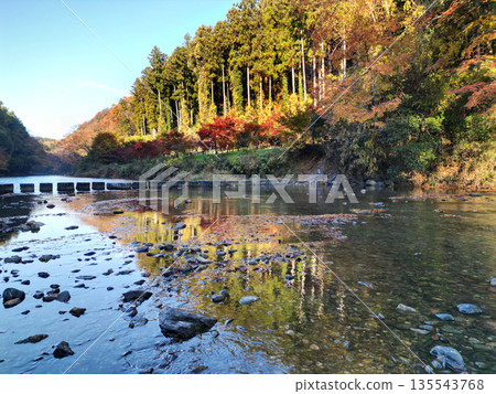 Arashiyama谷在秋天 Arashiyama谷在秋天 135543768