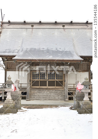 Photographing the grounds of Kakenami Inari Shrine in Mori Town, Hokkaido in winter Photographing the grounds of Kakenami Inari Shrine in Mori Town, Hokkaido in winter 135544186