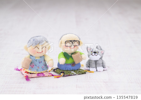 Grandpa and Grandma Dolls 135547819