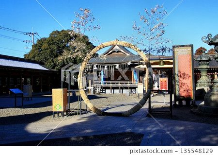Japan's only dream-granting Daimyojin and dream-binding god... Passing through the straw circle at Inashiki's Osugi Shrine 135548129