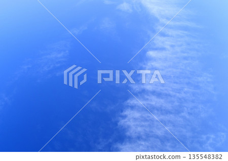 清爽的藍天自由空間圖像（修復照片） 135548382