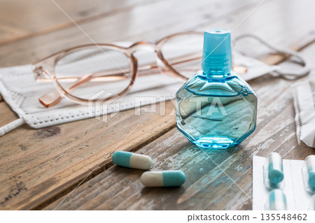 預防花粉症的眼藥水 135548462