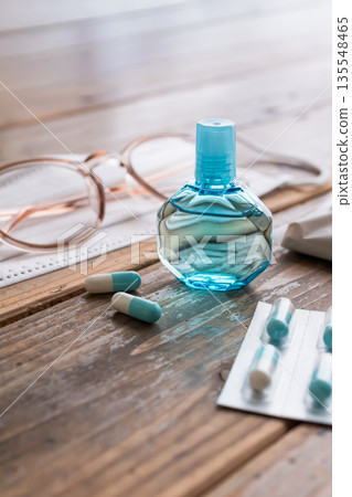 預防花粉症的眼藥水 135548465