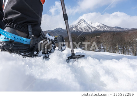 雪道徒步加賀大山的形象 雪道徒步加賀大山的形象 135552299