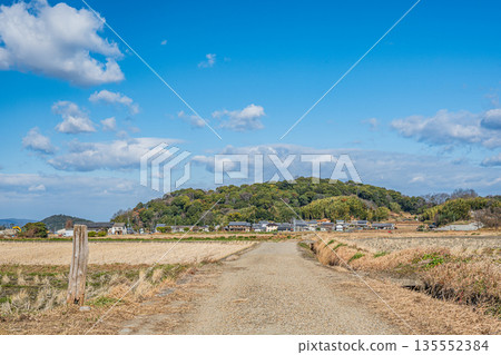 Asuka Village in winter: Bleak rural scenery, Nara Prefecture Asuka Village in winter: Bleak rural scenery, Nara Prefecture 135552384