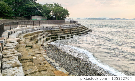 從關門海峽附近眺望美加里公園的傍晚景色 135552794