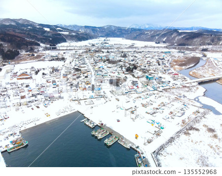 Aerial view of the Ochibe area of Yakumo town, Hokkaido in winter Aerial view of the Ochibe area of Yakumo town, Hokkaido in winter 135552968