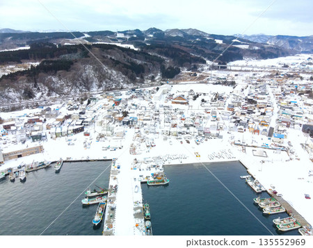 Aerial view of the Ochibe area of Yakumo town, Hokkaido in winter Aerial view of the Ochibe area of Yakumo town, Hokkaido in winter 135552969