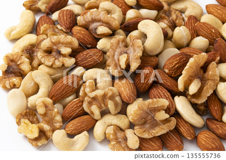 混合堅果 135555736