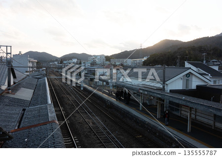廣島縣大竹市久波站的月台和鄉村月台 廣島縣大竹市久波站的月台和鄉村月台 135555787
