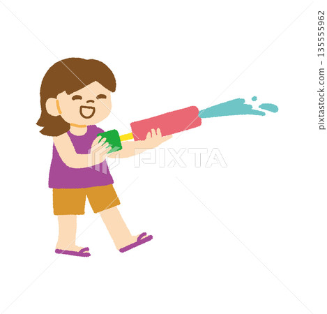 暑假期間，一個女孩玩水槍的插圖 135555962