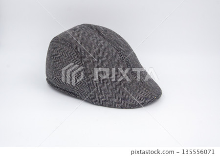 Grey winter cap from poiyester and acryl 135556071