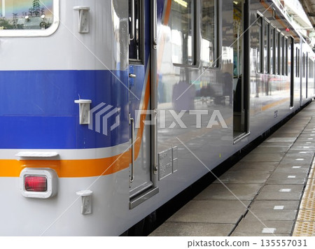 A train waiting to depart at the starting station of a local line A train waiting to depart at the starting station of a local line 135557031