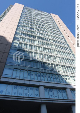 東京都千代田區飯田橋的東京區役所大廳 135557054