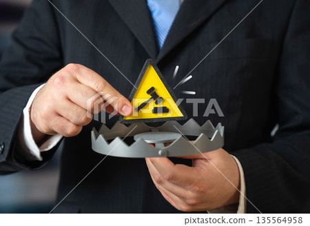 Pre-trial dispute resolution. Risk of losing time and money if you lose your case. Legal strategy choice, settlement evaluation and cost control. Mediation benefits, procedural risks 135564958