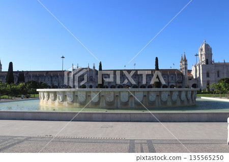 Empire Square Fountain and Jeronimos Monastery in Belem, Lisbon 135565250