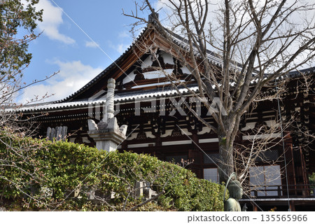 Konkai-Komyoji Temple, Goei-do Hall, side view (Sakyo Ward, Kyoto City) 135565966