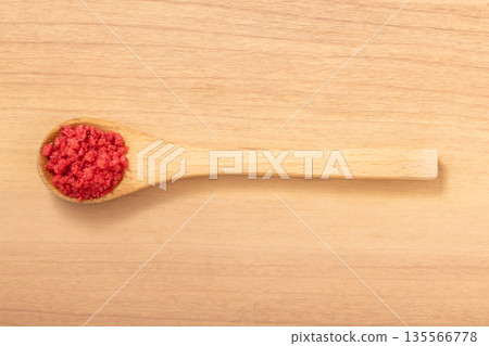 Raspberry granules (topping ingredient) Raspberry granules (topping ingredient) 135566778