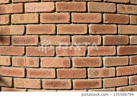 紅磚牆壁紋理 135566794