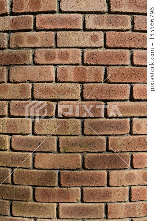 紅磚牆壁紋理 135566796