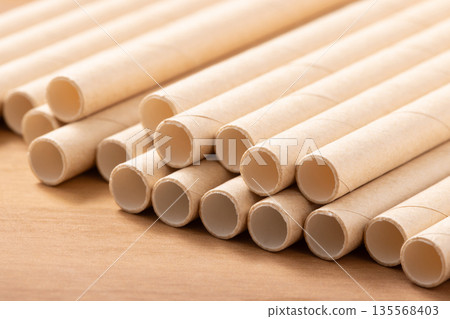 Paper straws 135568403